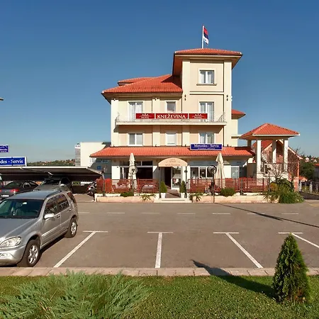 Knezevina 3*