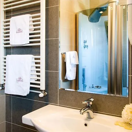 Knezevina Hotel 3*